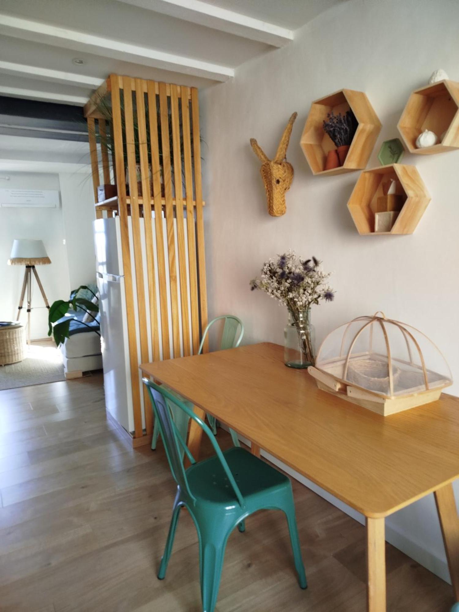A L'ombre De La Dame Apartment *